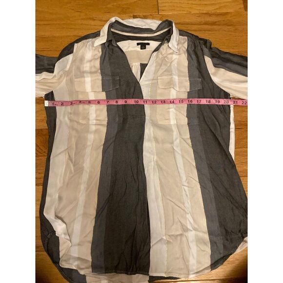 Ann Taylor Women's Long Sleeve Striped Blouse Size M Polyester/Rayon Gray/White - Picture 6 of 8